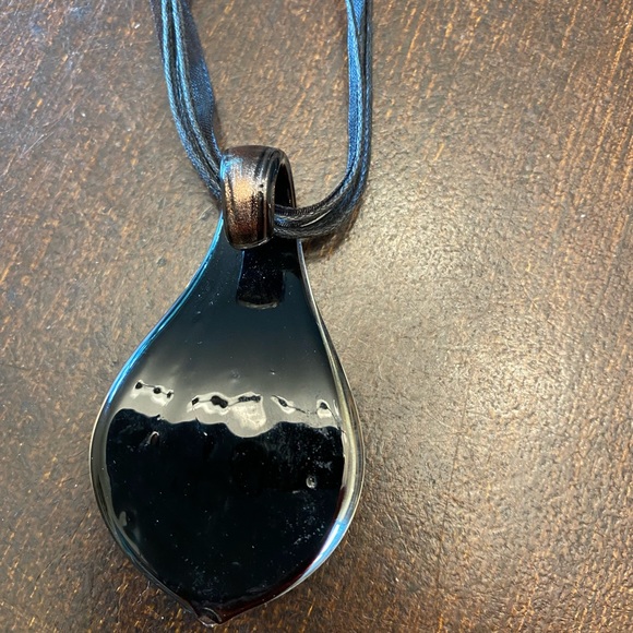 Glass pendant teardrop necklace - Picture 6 of 9